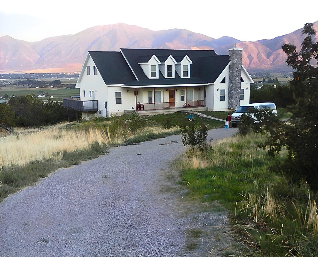 Cape Cod and Farmhouse