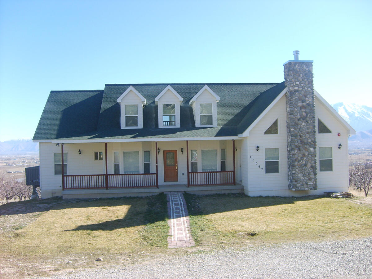 Cape Cod and Farmhouse